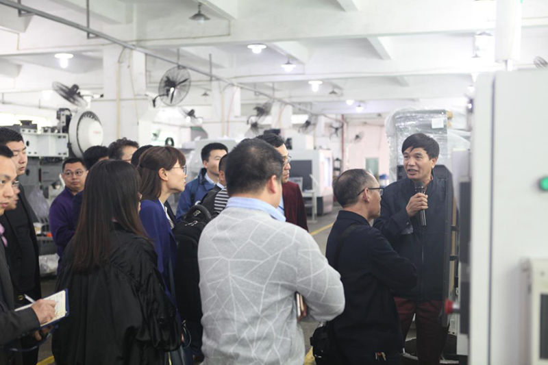 机械行业协会参观QY千亿国际车间